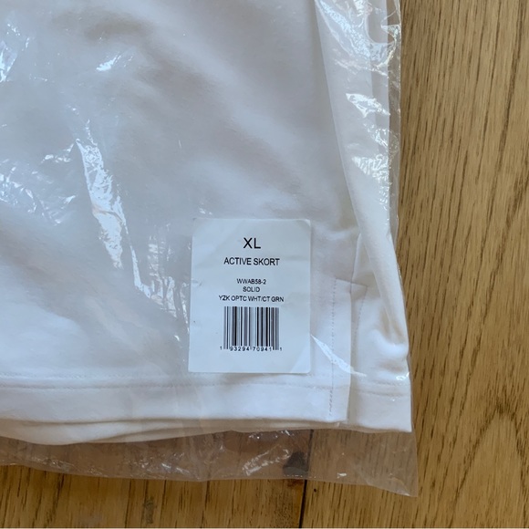 Revolve WeWoreWhat Active Skort Optic White/Court Green Size XLarge BNWT - Picture 5 of 6